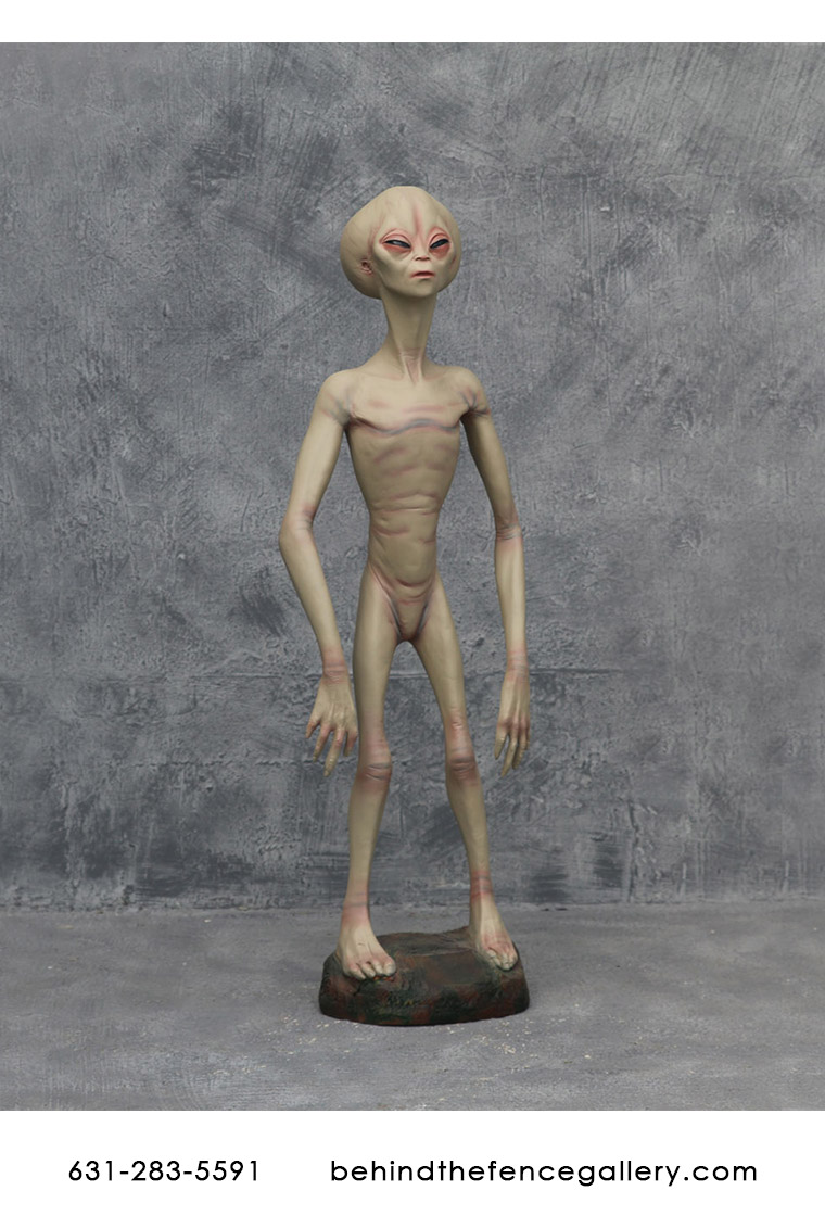 Alien Encounter Statue - 4.5 ft.
