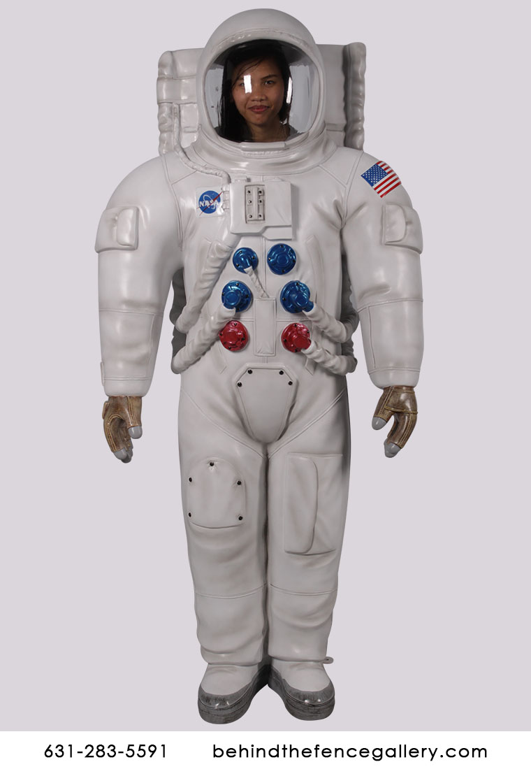 Astronaut Photo Op Life Size Statue - Click Image to Close