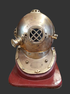Brass U.S. Navy Diving Helmet - Click Image to Close