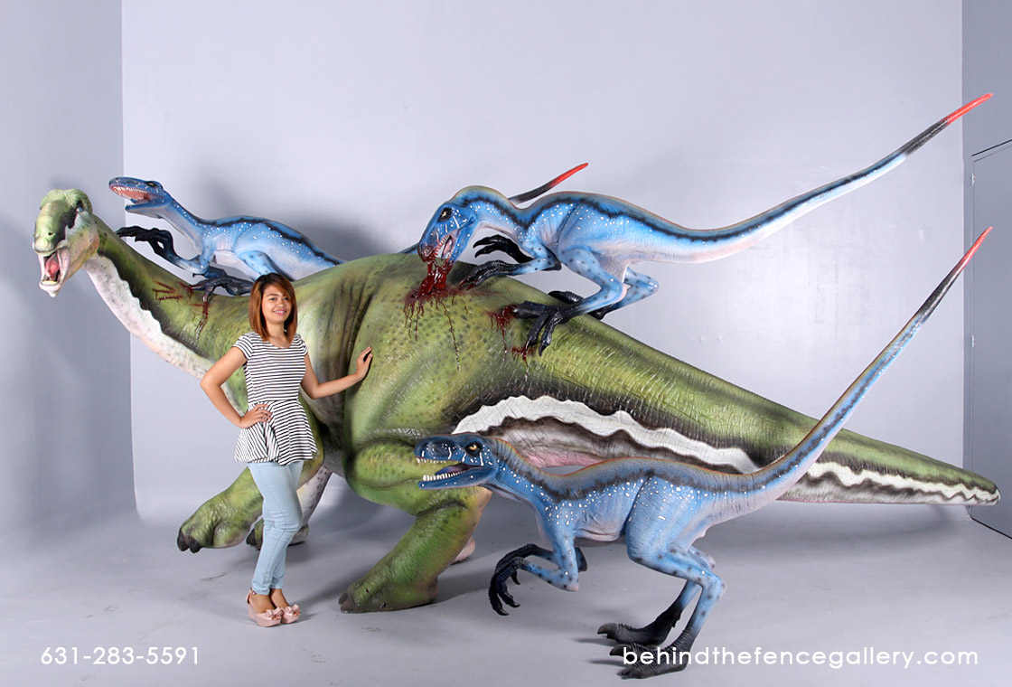 Tenontosaurus Under Attack Statue - Click Image to Close