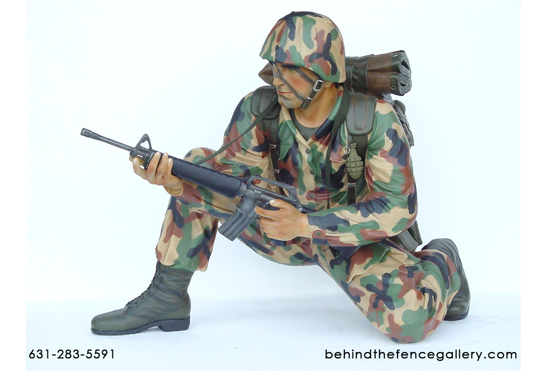 Marine in Action Statue - Click Image to Close