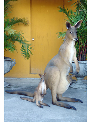 Small Kangaroo with Baby - Click Image to Close