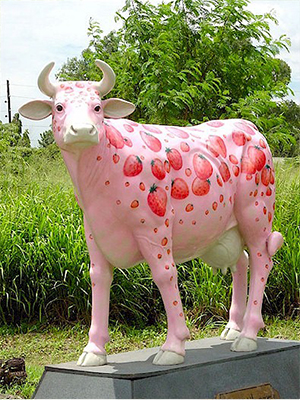 Strawberries and Cream Cow (with or without Horns) - Click Image to Close