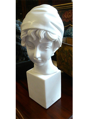 White Marble bust of a young Girl - Click Image to Close